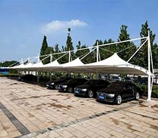 銅川泰鑫鋼構：膜結構停車棚是如何施工？